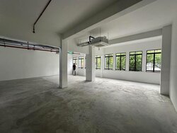 North Canal Road (D1), Retail #456913321